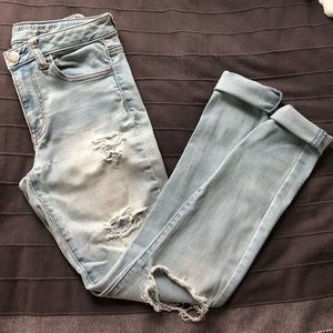 American Eagle Light Washed Distressed Jegging